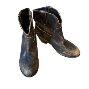 Women’s Corral Distressed Indie Spirit Brown Booties size 7
